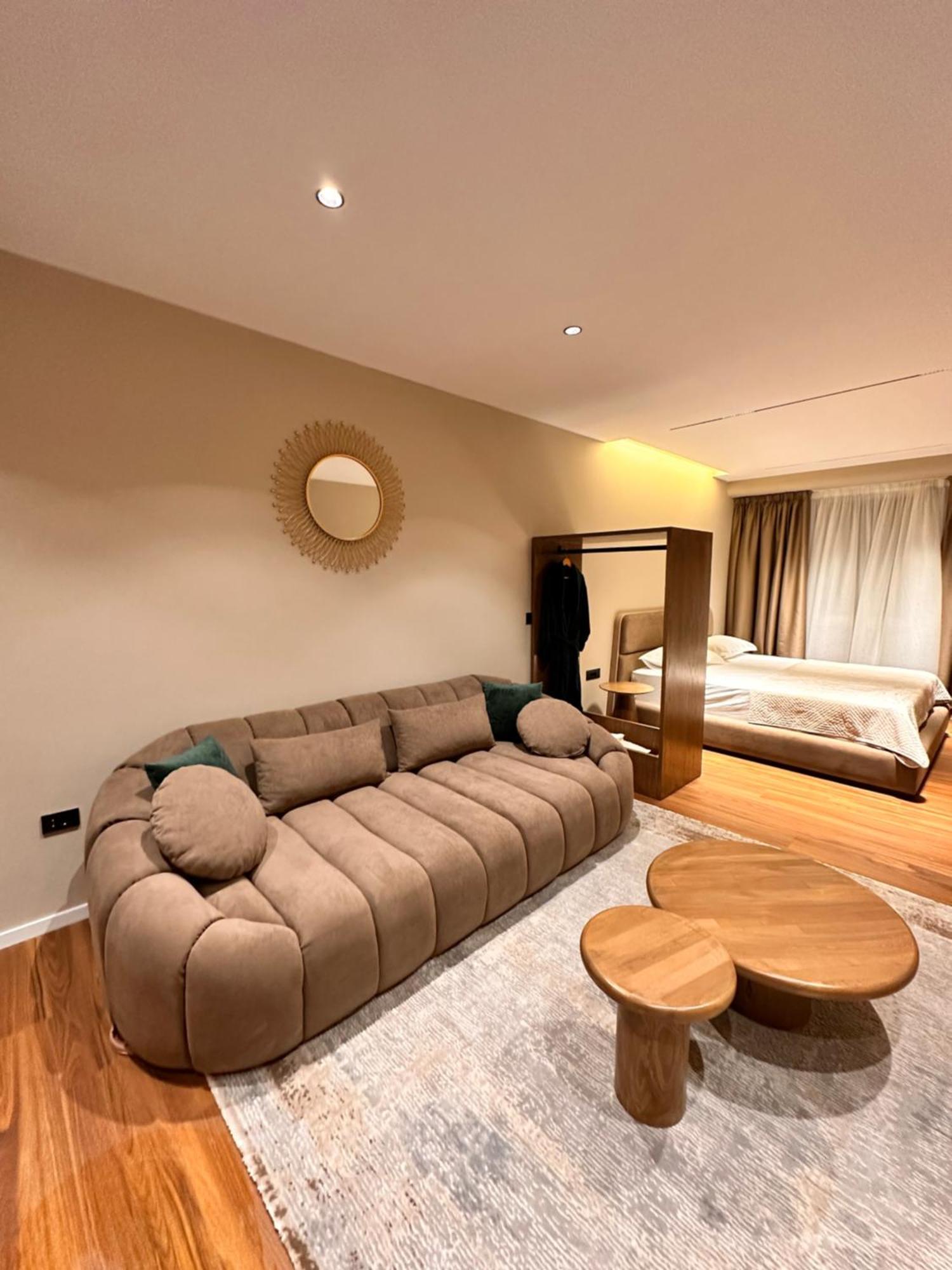 Aia Suites & Apartments Tirana Esterno foto